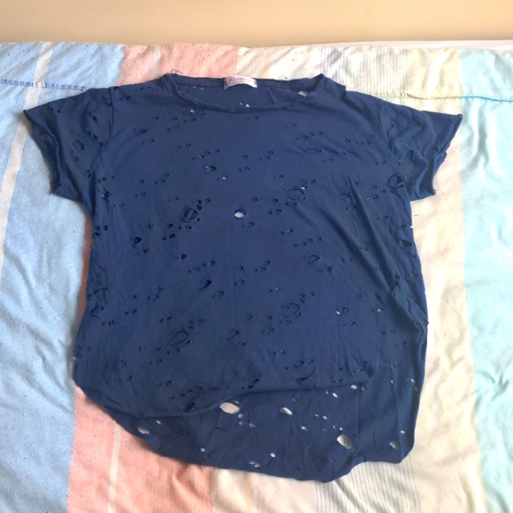 Tops - 3 For $25 🛍️/High-low T-shirt with holes design - Blue